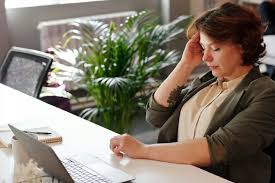 🌿 كيفيّة التعامل مع التوتر النفسي وتقليله للمرأة: دليلك الذهبي للسلام الداخلي 1